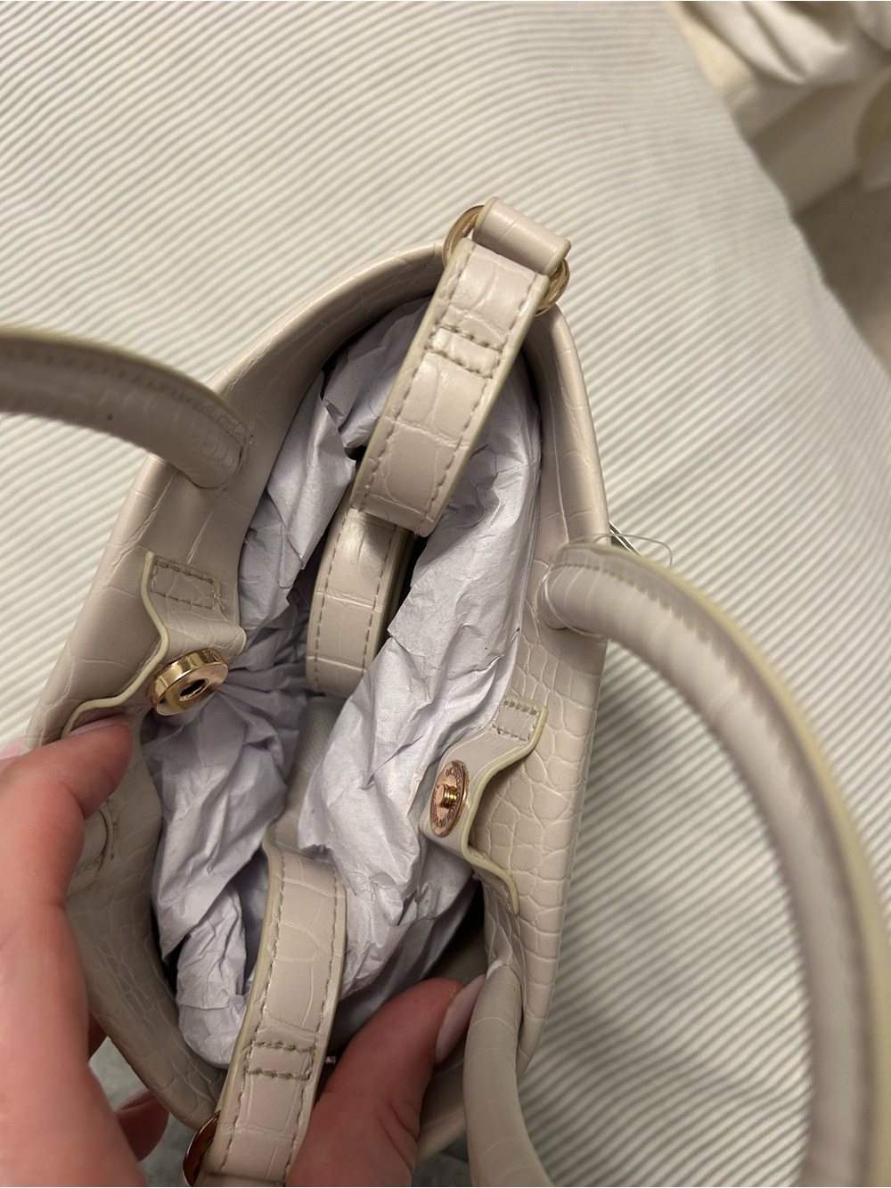 H&M Vegan Crocodile pattern Mini Tote in off white. New with tags. Small Purse - Picture 3 of 3